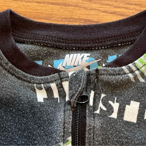 Nike Sleeper, Size 6 Months - Picture 5 of 7